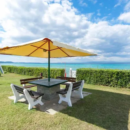 Beachfront Family With Garden In Halkidiki Apartment *