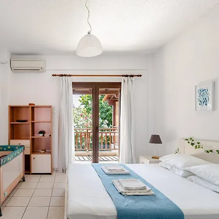 Beachfront Family With Garden In Halkidiki Appartamento Polychrono
