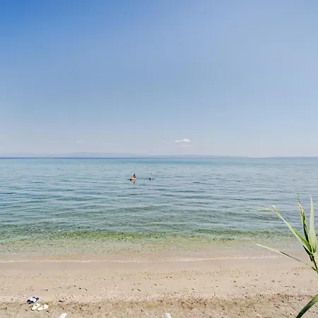 Beachfront Family With Garden In Halkidiki Appartamento