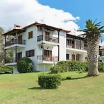 Διαμέρισμα Beachfront Family With Garden In Halkidiki Πολύχρονο