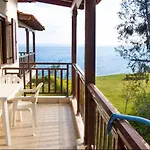 Beachfront Family With Garden In Halkidiki *