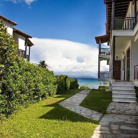Beachfront Family With Garden In Halkidiki Appartement