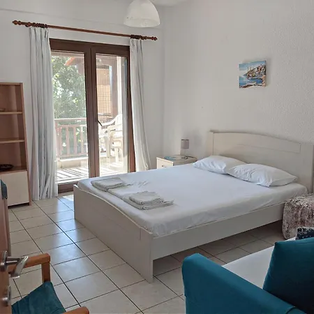 Beachfront Family With Garden In Halkidiki Appartement *