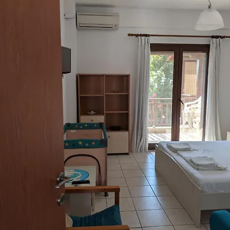 Beachfront Family With Garden In Halkidiki * Polychrono