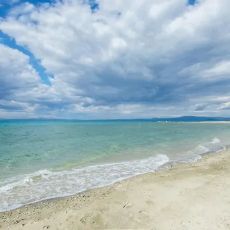Beachfront Family With Garden In Halkidiki Διαμέρισμα